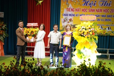 Hội thi tiếng hát học sinh chào mừng kỷ niệm 42 năm ngày nhà giáo Việt Nam 20/11